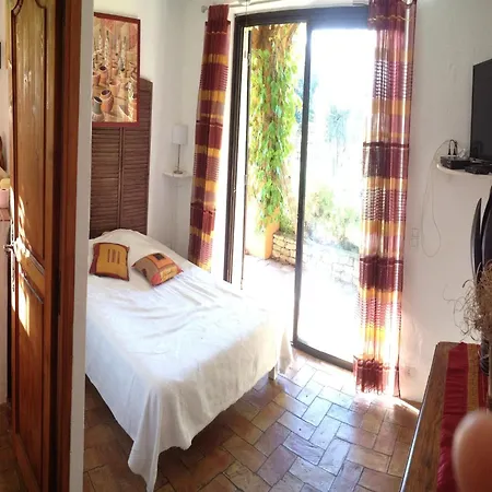 Casa de Férias Mansion In With Private Pool Fréjus