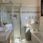 Mansion In With Private Pool Dom wakacyjny *