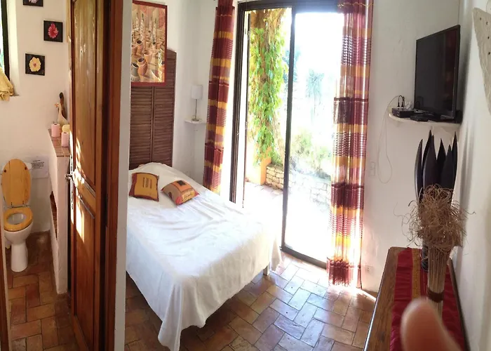 Hébergement de vacances Mansion In With Private Pool Fréjus